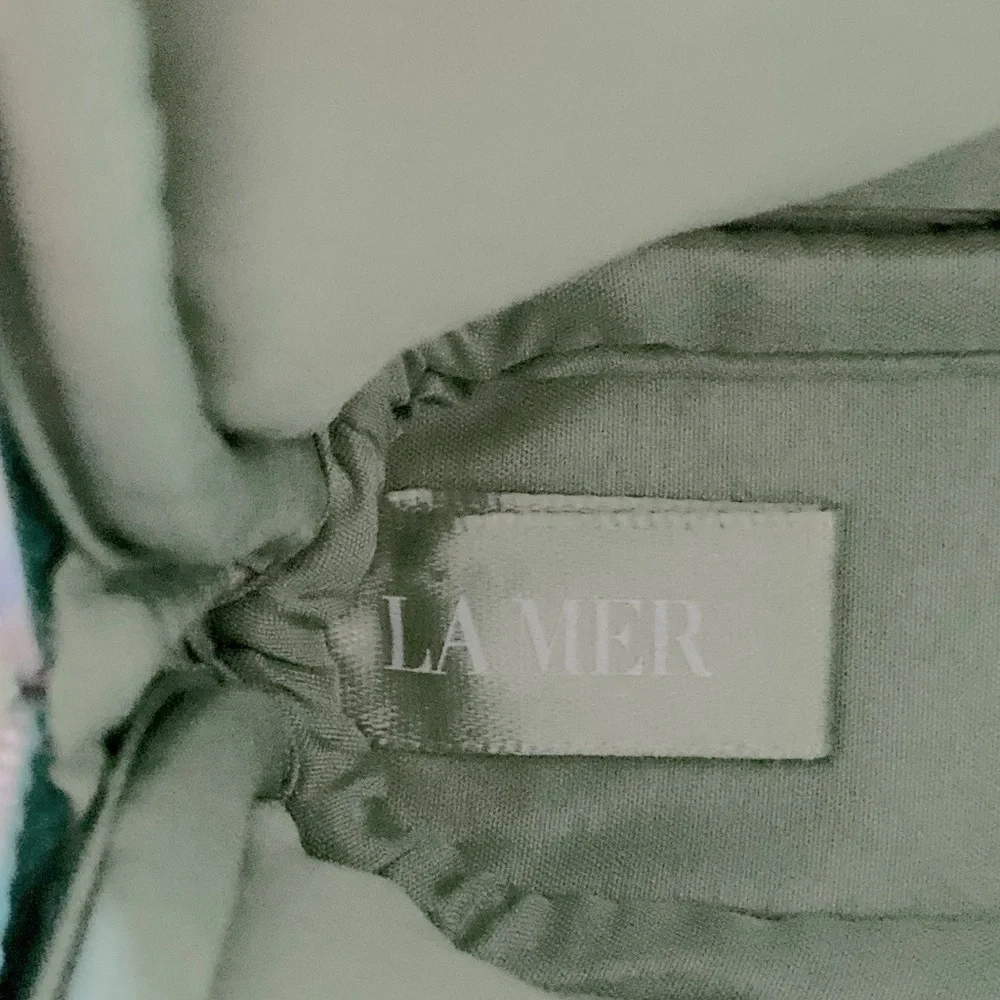 La Mer bundle makeup bag and keychain/ bag charm